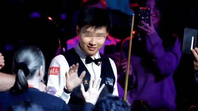 深圳南方队员在比赛中赢得掌声，实力强劲