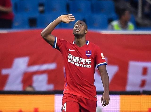 富力客场战平上港，保持不败