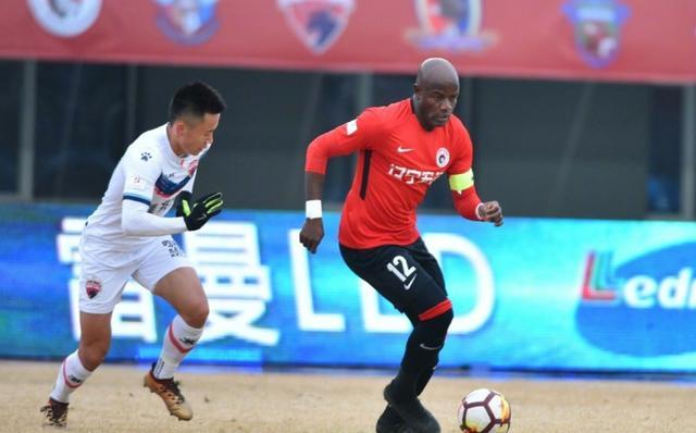 青岛黄海血洗上海申鑫，积分榜上升至第七