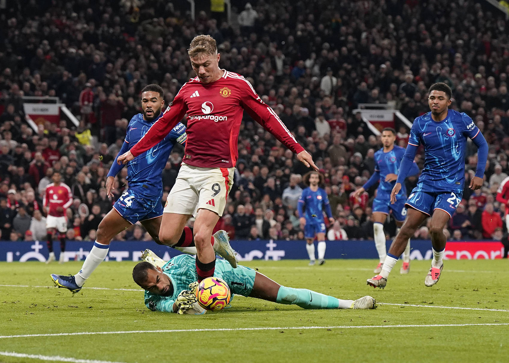 包含英格兰队伤员增多，备战艰巨的词条