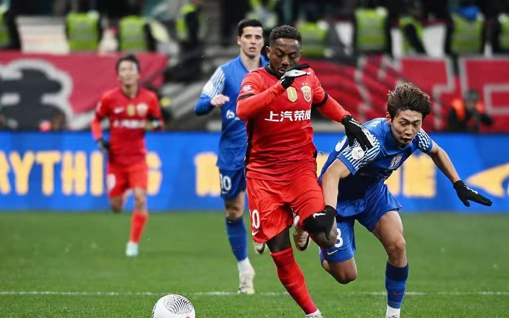 上港主场大胜恒大,震惊全场 上港主场大胜恒大,震惊全场