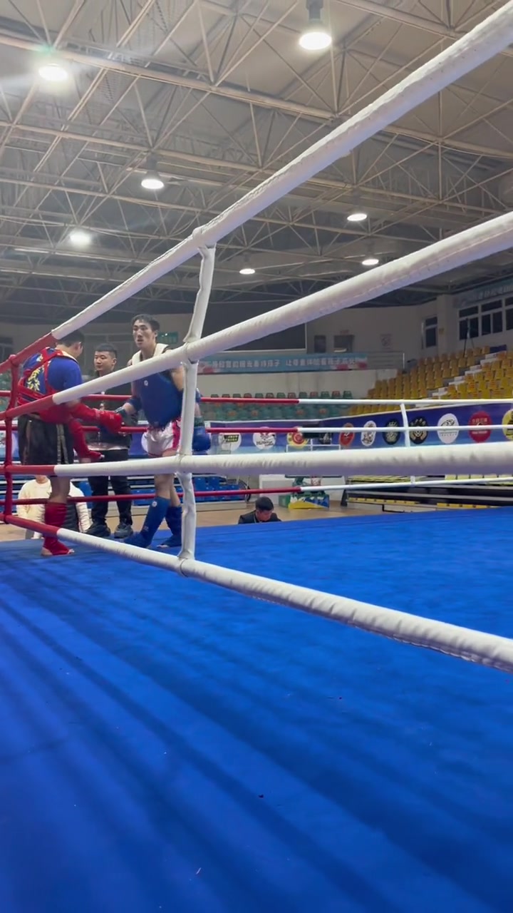 关于泰国武术健将在擂台上运用绝技轻松夺魁的信息 关于泰国武术健将在擂台上运用绝技轻松夺魁的信息