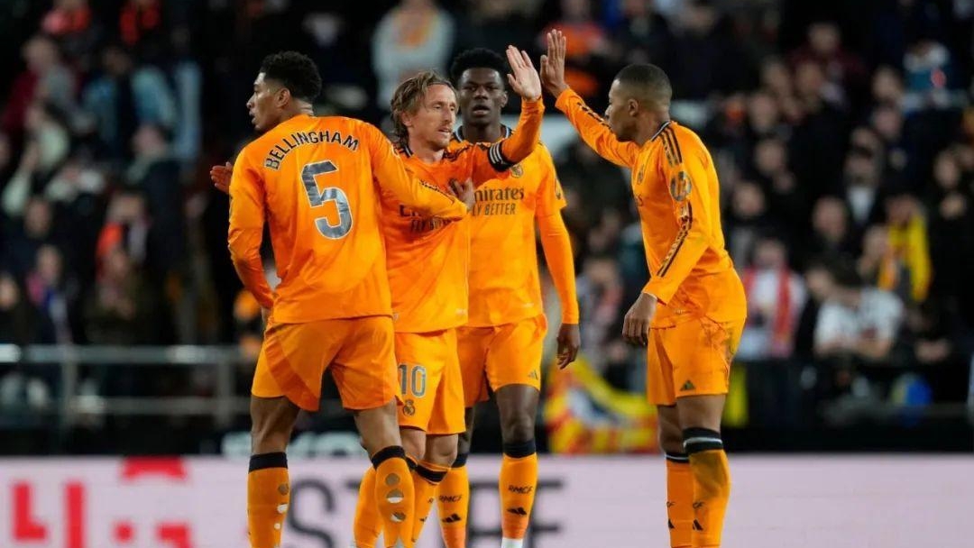 关于瓦伦西亚客场战胜对手，巩固前进的信息