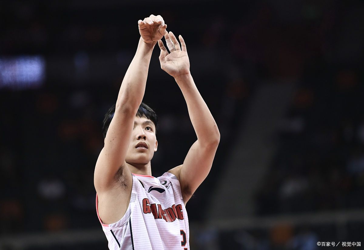 四川男篮客场胜出，迎来连胜