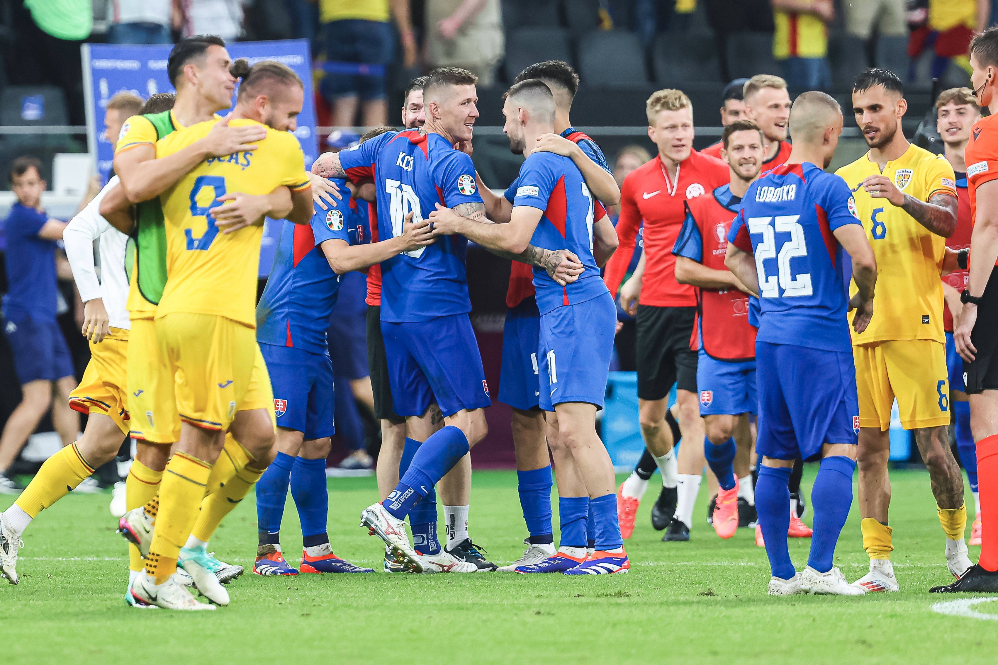 关于欧洲世界级球队再度对战,赛场如火如荼的信息 关于欧洲世界级球队再度对战,赛场如火如荼的信息